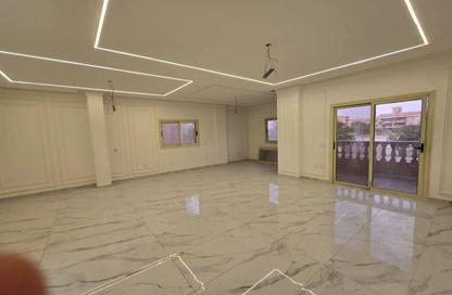 Apartment - 3 Bedrooms - 2 Bathrooms for sale in Al Narges 2 - Al Narges - New Cairo City - Cairo