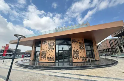 محل تجاري - استوديو - 2 حمامات للايجار في شارع ال ٩٠ الجنوبي - شارع التسعين الجنوبي - التجمع الخامس - مدينة القاهرة الجديدة - القاهرة