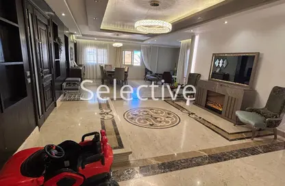 Apartment - 6 Bedrooms - 4 Bathrooms for sale in Al Narges 2 - Al Narges - New Cairo City - Cairo