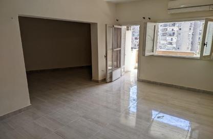 Apartment - 3 Bedrooms - 1 Bathroom for rent in Mostafa Al Nahas St. - 6th Zone - Nasr City - Cairo