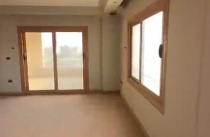 طابق كامل - استوديو - 3 حمامات للبيع في المعادي - حي المعادي - القاهرة