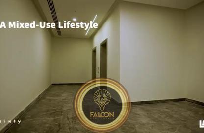 Clinic - Studio - 2 Bathrooms for sale in Three Sixty - 5th Settlement Compounds - The 5th Settlement - New Cairo City - Cairo Clinic - Studio - 2 Bathrooms for sale in Three Sixty - 5th Settlement Compounds - The 5th Settlement - New Cairo City - Cairo