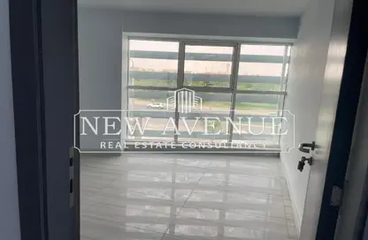 عيادة - استوديو - 1 حمام للبيع في شارع المشير احمد اسماعيل - مدينة العبور - الحي السابع - مدينة العبور - القليوبية