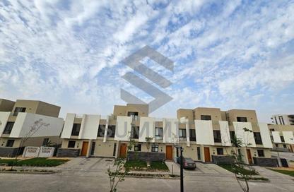 Townhouse - 5 Bedrooms - 4 Bathrooms for sale in Al Burouj Compound - El Shorouk Compounds - Shorouk City - Cairo Townhouse - 5 Bedrooms - 4 Bathrooms for sale in Al Burouj Compound - El Shorouk Compounds - Shorouk City - Cairo