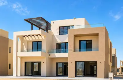 Villa - 5 Bedrooms for sale in The Crown - Cairo Alexandria Desert Road - 6 October City - Giza