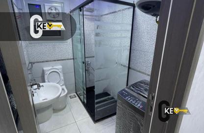 Apartment - 2 Bedrooms - 1 Bathroom for rent in Tawfik Al Hakim St. - Rehab City First Phase - Al Rehab - New Cairo City - Cairo