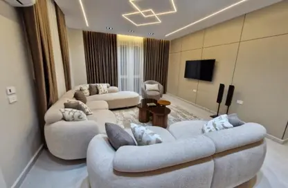 شقة - 3 غرف نوم - 2 حمامات للايجار في دريم لاند - طريق الواحات - مدينة 6 أكتوبر - الجيزة