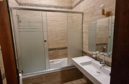 Apartment - 3 Bedrooms - 2 Bathrooms for rent in Zahraa El Maadi - Hay El Maadi - Cairo