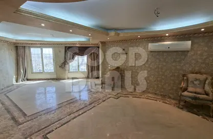 Apartment - 3 Bedrooms - 2 Bathrooms for sale in Ghernata St. - Roxy - Heliopolis - Masr El Gedida - Cairo