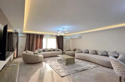 شقة - 3 غرف نوم - 2 حمامات للبيع في رويال ميدوز - كمبوندات الشيخ زايد - الشيخ زايد - الجيزة