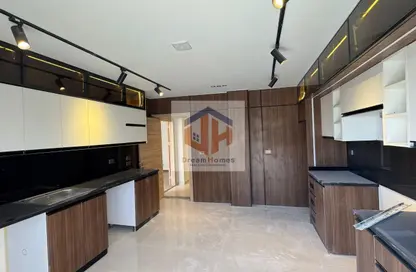 Apartment - 5 Bedrooms - 3 Bathrooms for sale in Madinaty - Cairo