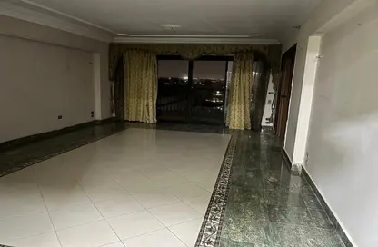 Apartment - 3 Bedrooms - 2 Bathrooms for sale in Al Sayeda Khadija St. - Al Hadiqah Al Dawliyah - 7th District - Nasr City - Cairo
