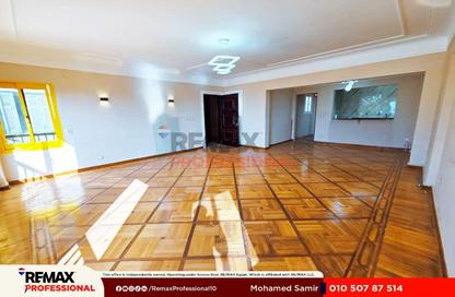 Apartment - 2 Bedrooms - 2 Bathrooms for sale in Abdel Salam Aref St. - Glim - Hay Sharq - Alexandria
