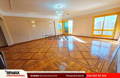Apartment - 2 Bedrooms - 2 Bathrooms for sale in Abdel Salam Aref St. - Glim - Hay Sharq - Alexandria