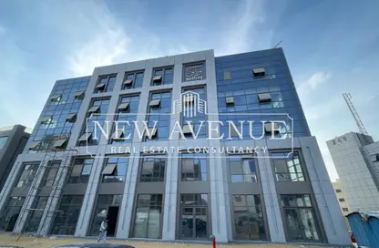 Retail - Studio - 2 Bathrooms for rent in Golden Gate - South Teseen St. - The 5th Settlement - New Cairo City - Cairo