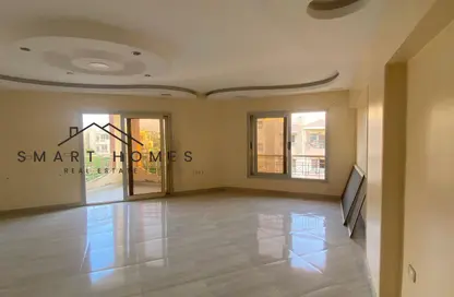 شقة - 3 غرف نوم - 2 حمامات للايجار في اوبرا سيتي - الحي السادس - الشيخ زايد - الجيزة