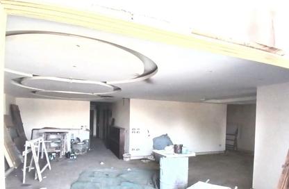Apartment - 4 Bedrooms - 5 Bathrooms for sale in Abd Al Latif Al Soufani St. - Sidi Gaber - Hay Sharq - Alexandria