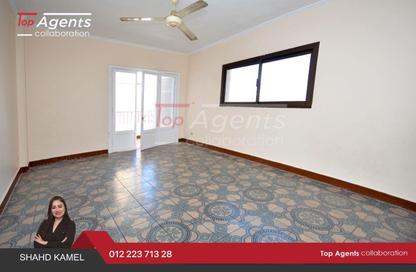 Apartment - 2 Bedrooms - 1 Bathroom for sale in Smouha - Hay Sharq - Alexandria