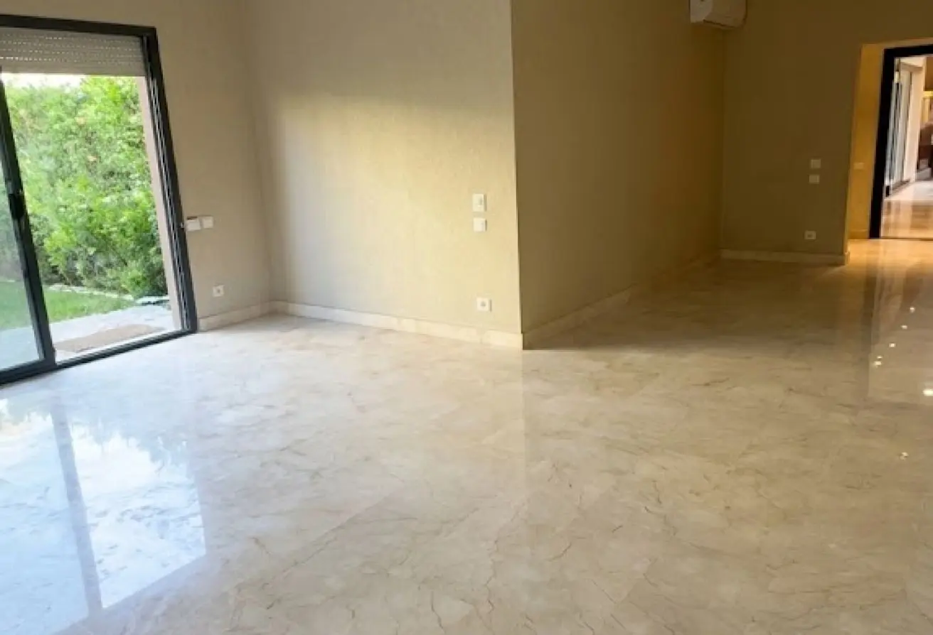 121148908 - Property Main Image