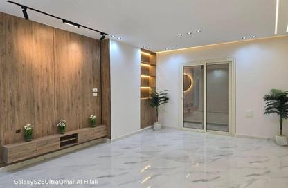 Apartment - 3 Bedrooms - 2 Bathrooms for sale in Gate 4 old - Horus - Hadayek El Ahram - Giza