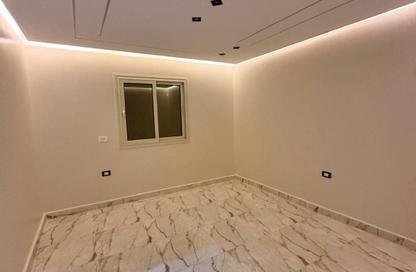 Apartment - 2 Bedrooms - 1 Bathroom for sale in Gate 1 - Khofo - Hadayek El Ahram - Giza