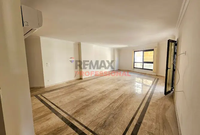 98544557 - Property Image 2