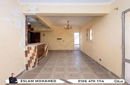 Apartment - 2 Bedrooms - 1 Bathroom for sale in Al Maamoura - Hay Than El Montazah - Alexandria