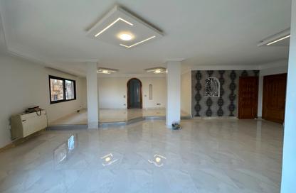 Apartment - 3 Bedrooms - 3 Bathrooms for sale in Lebanon Square - Mohandessin - Giza