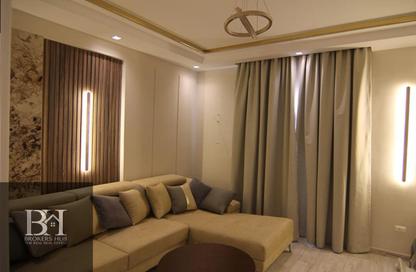Apartment - 2 Bedrooms - 2 Bathrooms for sale in Hyde Park - New Cairo City - Cairo