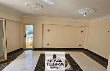 Apartment - 3 Bedrooms - 1 Bathroom for sale in Al Safa St. - Sheikh Zayed City - Giza Apartment - 3 Bedrooms - 1 Bathroom for sale in Al Safa St. - Sheikh Zayed City - Giza