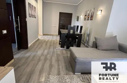 شقة - غرفة نوم - 1 حمام للبيع في ذا فيلدج - المستثمرين الجنوبية - مدينة القاهرة الجديدة - القاهرة