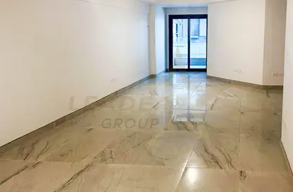 شقة - 3 غرف نوم - 2 حمامات للايجار في سكاي لاين - سموحة - حي شرق - الاسكندرية