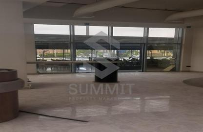 محل تجاري - استوديو - 2 حمامات للايجار في فى90 - شارع التسعين الشمالي - التجمع الخامس - مدينة القاهرة الجديدة - القاهرة