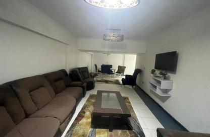 شقة - 3 غرف نوم - 2 حمامات للبيع في شارع سوريا - المهندسين - الجيزة