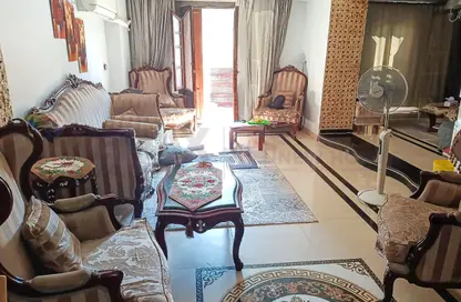 شقة - 3 غرف نوم - 2 حمامات للبيع في شارع رشدي - رشدي - حي شرق - الاسكندرية