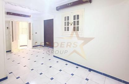 شقة - 2 غرف نوم - 1 حمام للايجار في شارع النصر - سموحة - حي شرق - الاسكندرية