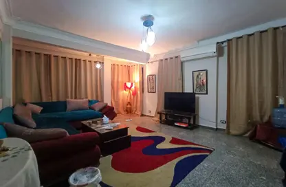 Apartment - 2 Bedrooms - 1 Bathroom for rent in Ammar Ibn Yasser St. - El Hegaz Square - El Nozha - Cairo