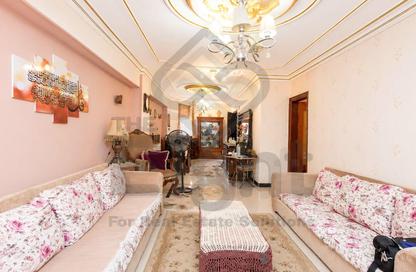 Apartment - 3 Bedrooms - 2 Bathrooms for sale in Mohamed Safwat St. - Kafr Abdo - Roushdy - Hay Sharq - Alexandria