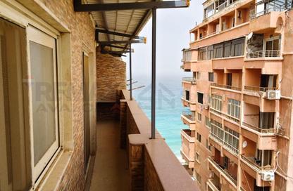 Apartment - 3 Bedrooms - 1 Bathroom for sale in Camp Chezar - Hay Wasat - Alexandria