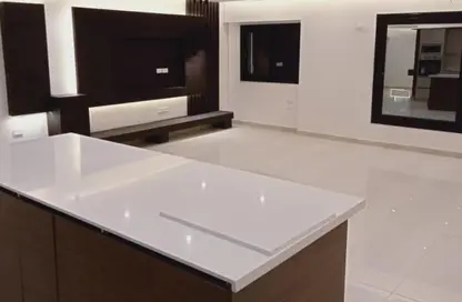 شقة - 3 غرف نوم - 2 حمامات للبيع في شارع المساحه - الدقي - الجيزة