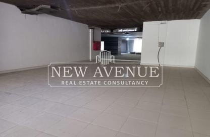 Retail - Studio - 2 Bathrooms for rent in Cornish El Nile St. - Maadi - Hay El Maadi - Cairo