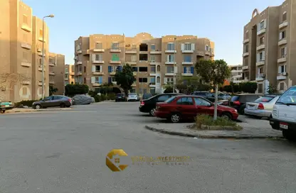 شقة - 2 غرف نوم - 1 حمام للبيع في شارع 13 - الحي الثالث عشر - الشيخ زايد - الجيزة