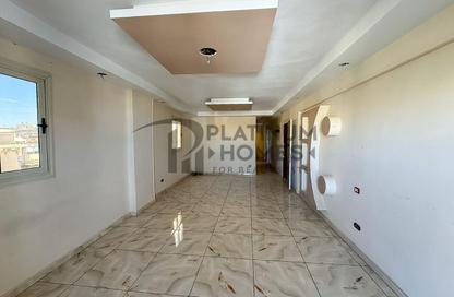 Apartment - 3 Bedrooms - 1 Bathroom for sale in Laurent - Hay Sharq - Alexandria