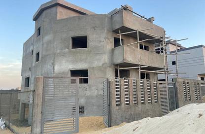 Villa - 5 Bedrooms - 3 Bathrooms for sale in Green Belt Gate 6 Road - Green Belt - 6 October City - Giza Villa - 5 Bedrooms - 3 Bathrooms for sale in Green Belt Gate 6 Road - Green Belt - 6 October City - Giza