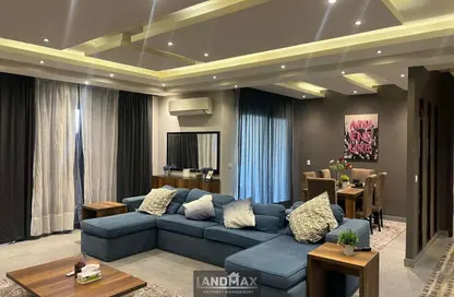 Apartment - 2 Bedrooms - 2 Bathrooms for sale in Palm Hills Village Gate - South Investors Area - New Cairo City - Cairo