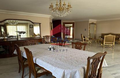 Apartment - 3 Bedrooms - 3 Bathrooms for sale in Moez Al Dawla St. - 6th Zone - Nasr City - Cairo