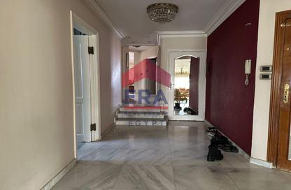 Apartment - 3 Bedrooms - 3 Bathrooms for sale in Moez Al Dawla St. - 6th Zone - Nasr City - Cairo