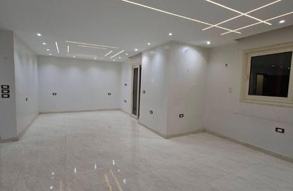 Apartment - 3 Bedrooms - 2 Bathrooms for rent in Degla Square - Degla - Hay El Maadi - Cairo