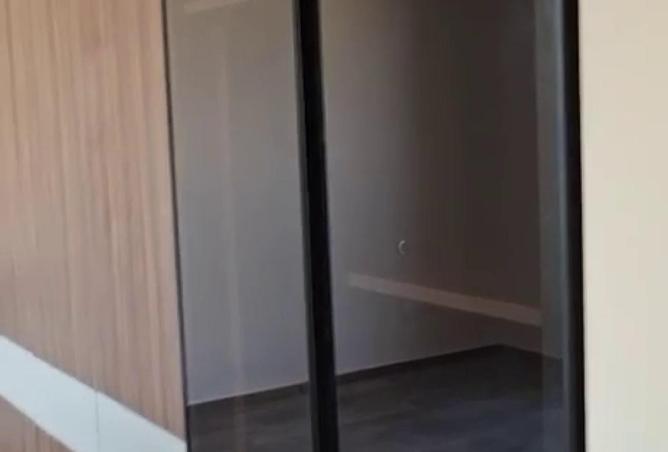 73495667 - Property Image 2