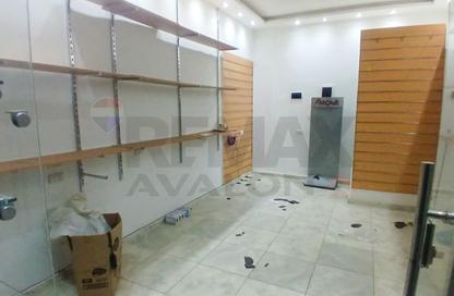 محل تجاري - استوديو - 1 حمام للبيع في كفر عبده - رشدي - حي شرق - الاسكندرية